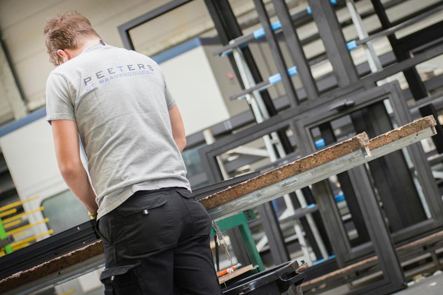 Peeters, de Raamproducent gaat voor totaalservice