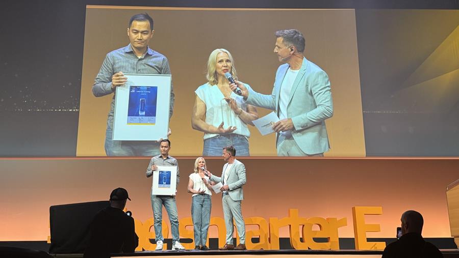 LONGi Solar bekroond met Smarter E AWARD 2025 voor innovatieve Hi-MO X10 zonnepanelen